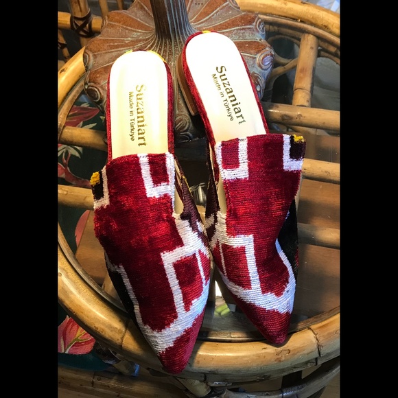 SUFI SHOES **RED CROSS Pair** Handmade Boho Luxury NWOTs EU Sz 39 USA 8.… - Picture 4 of 10